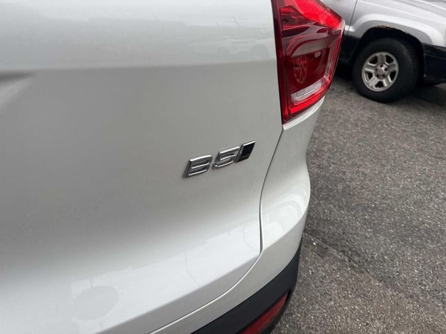 2023 Volvo XC40 Plus photo 4