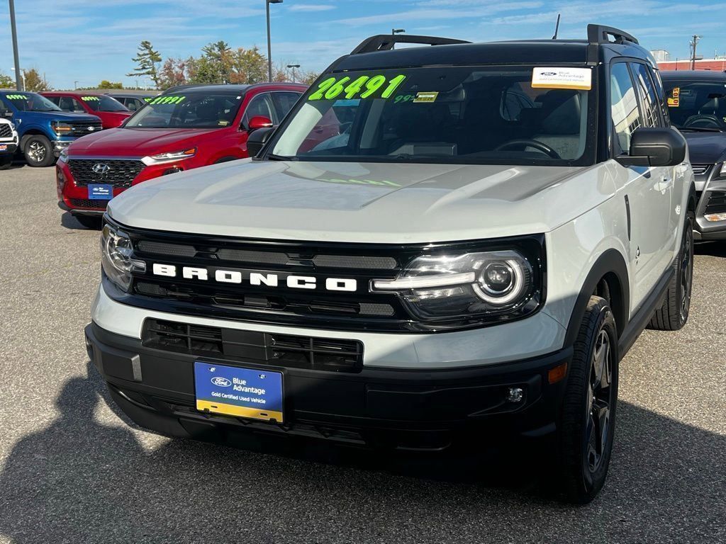 2022 Ford Bronco Sport Outer Banks photo 2