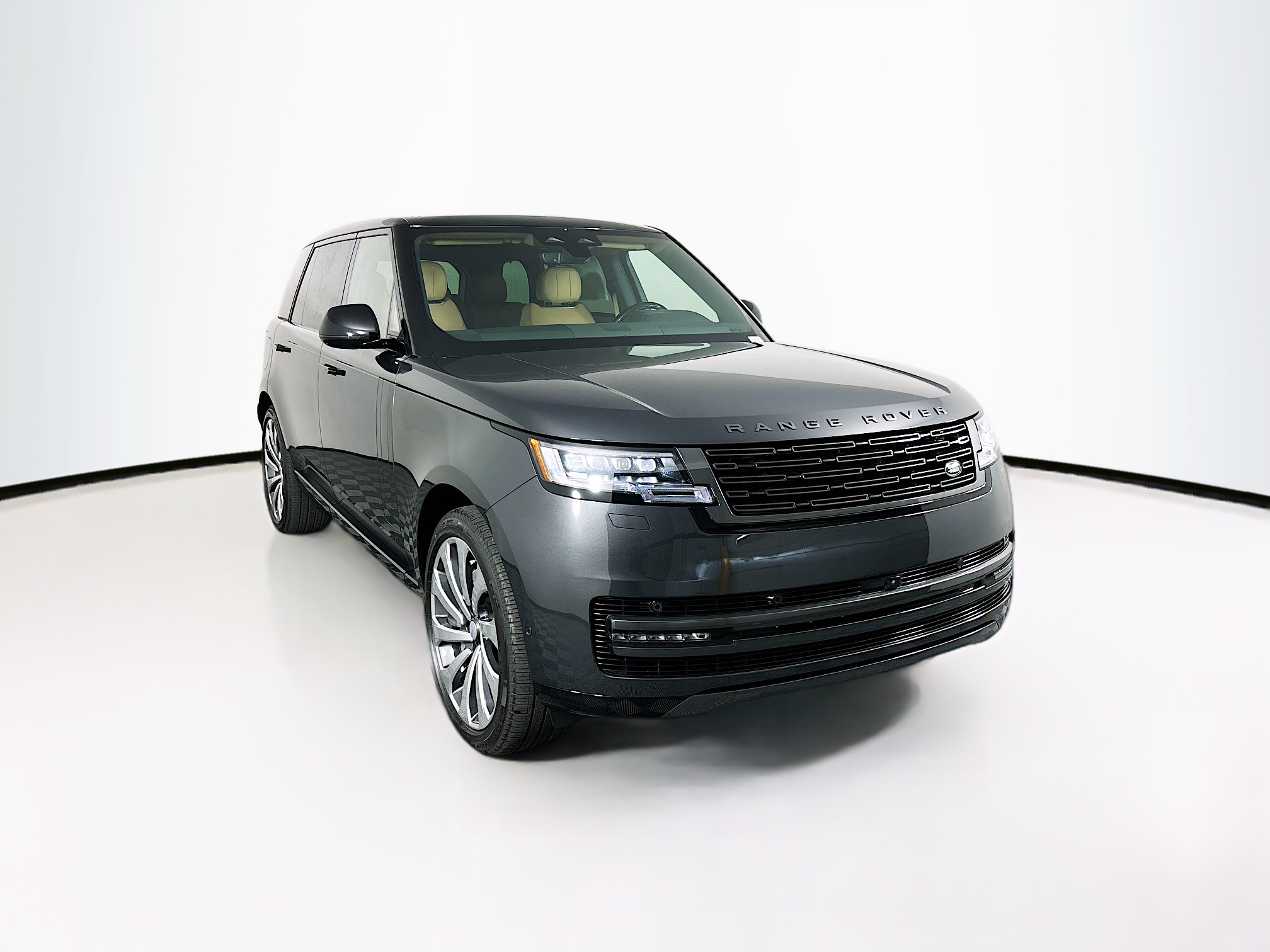 2025 Land Rover Range Rover SE photo 3