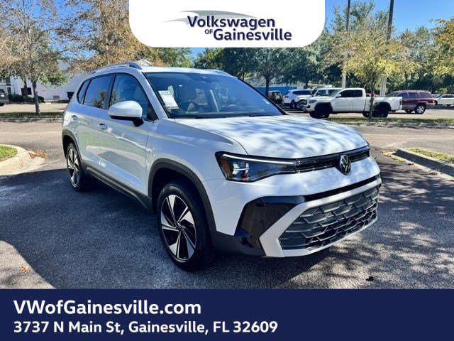 2025 Volkswagen Taos SE's photo