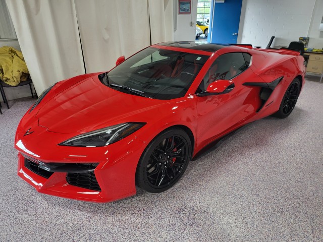 2023 Chevrolet Corvette Z06 3LZ photo 2