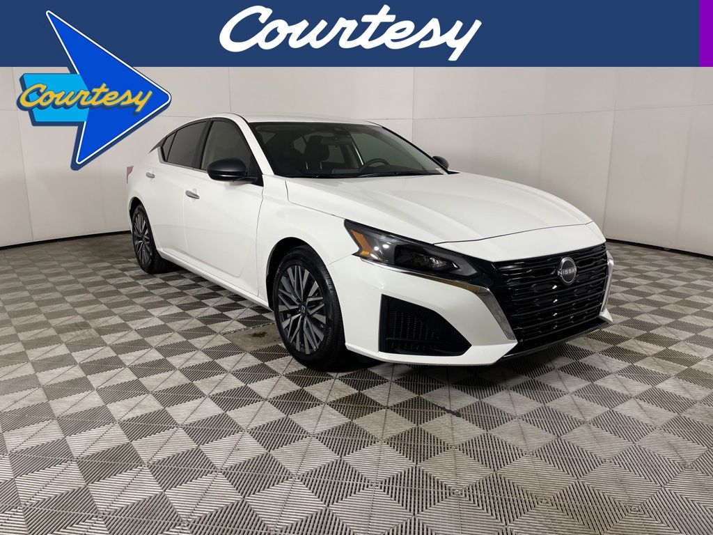 2025 Nissan Altima SV's photo