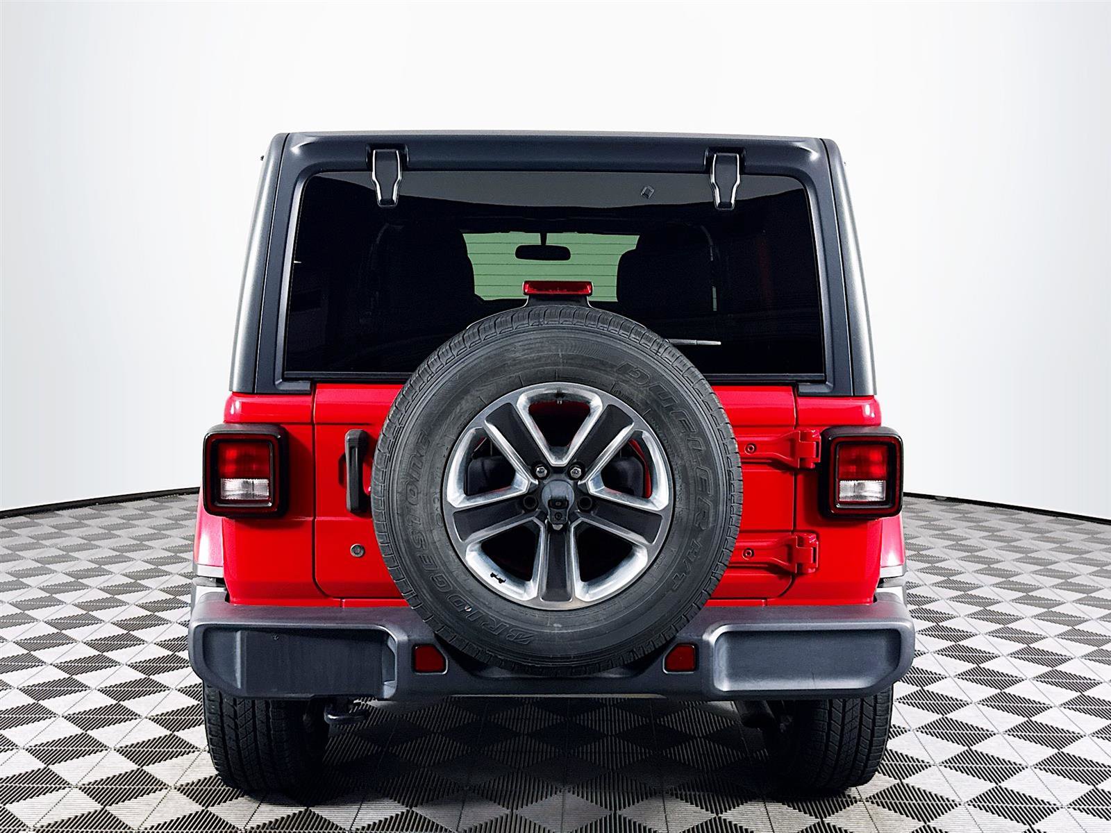 2019 Jeep Wrangler Unlimited Sahara photo 4
