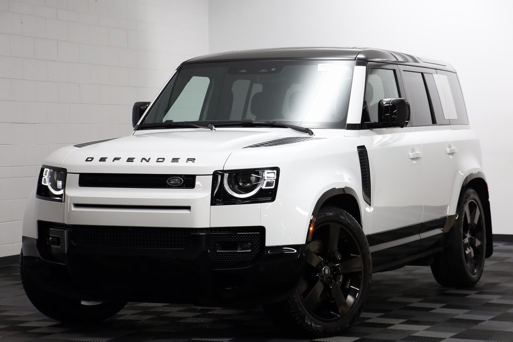 2025 Land Rover Defender V8's photo