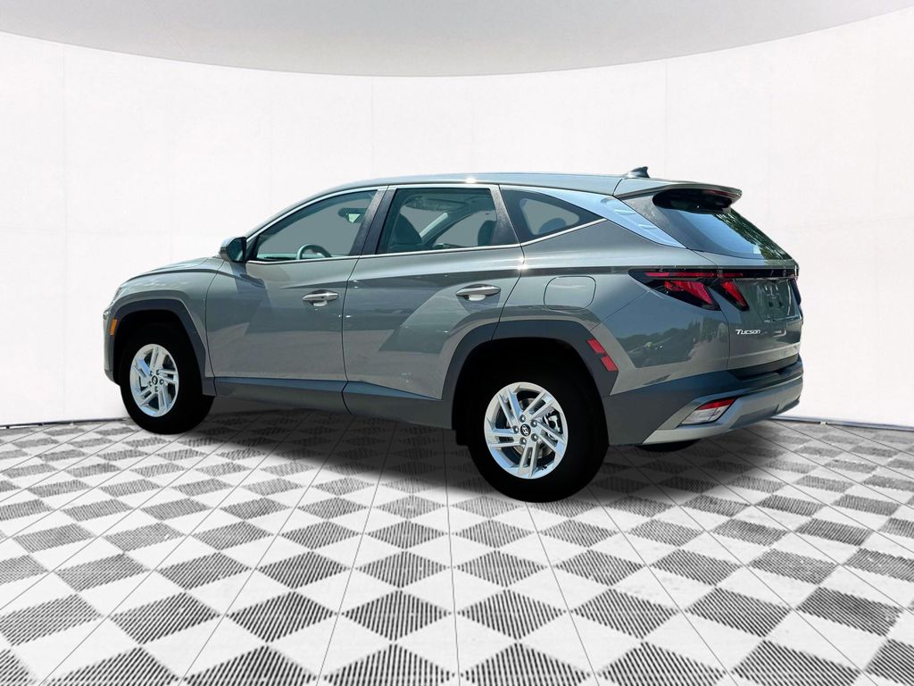 2025 Hyundai Tucson SE photo 4