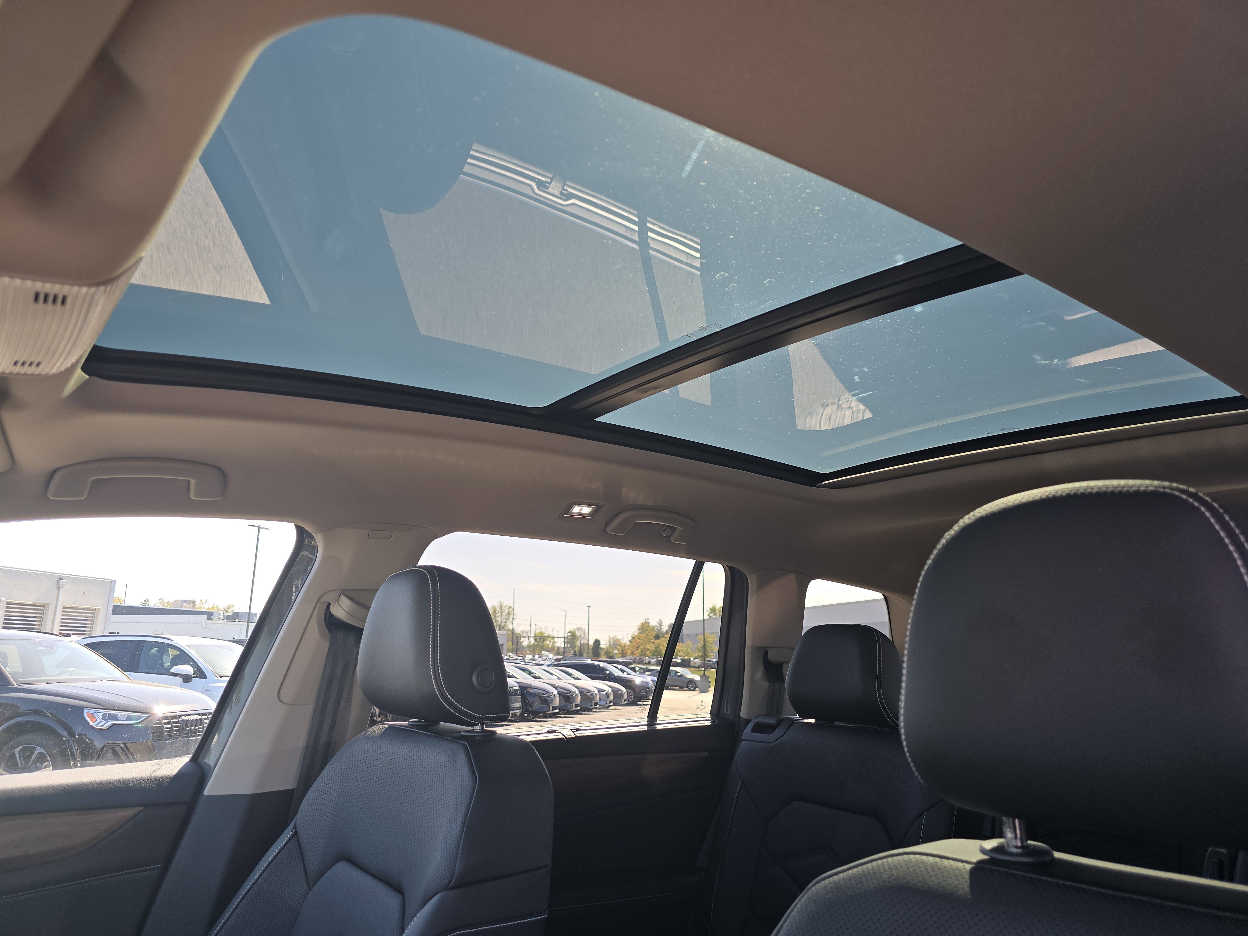 2025 Volkswagen Atlas SE Technology photo 7