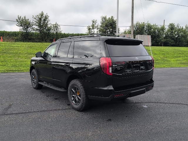 2025 Ford Expedition photo 4