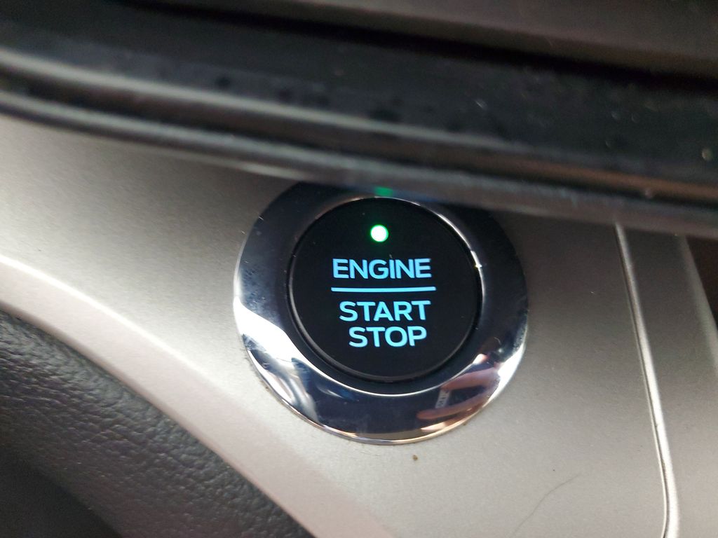 2021 Ford Explorer XLT photo 21
