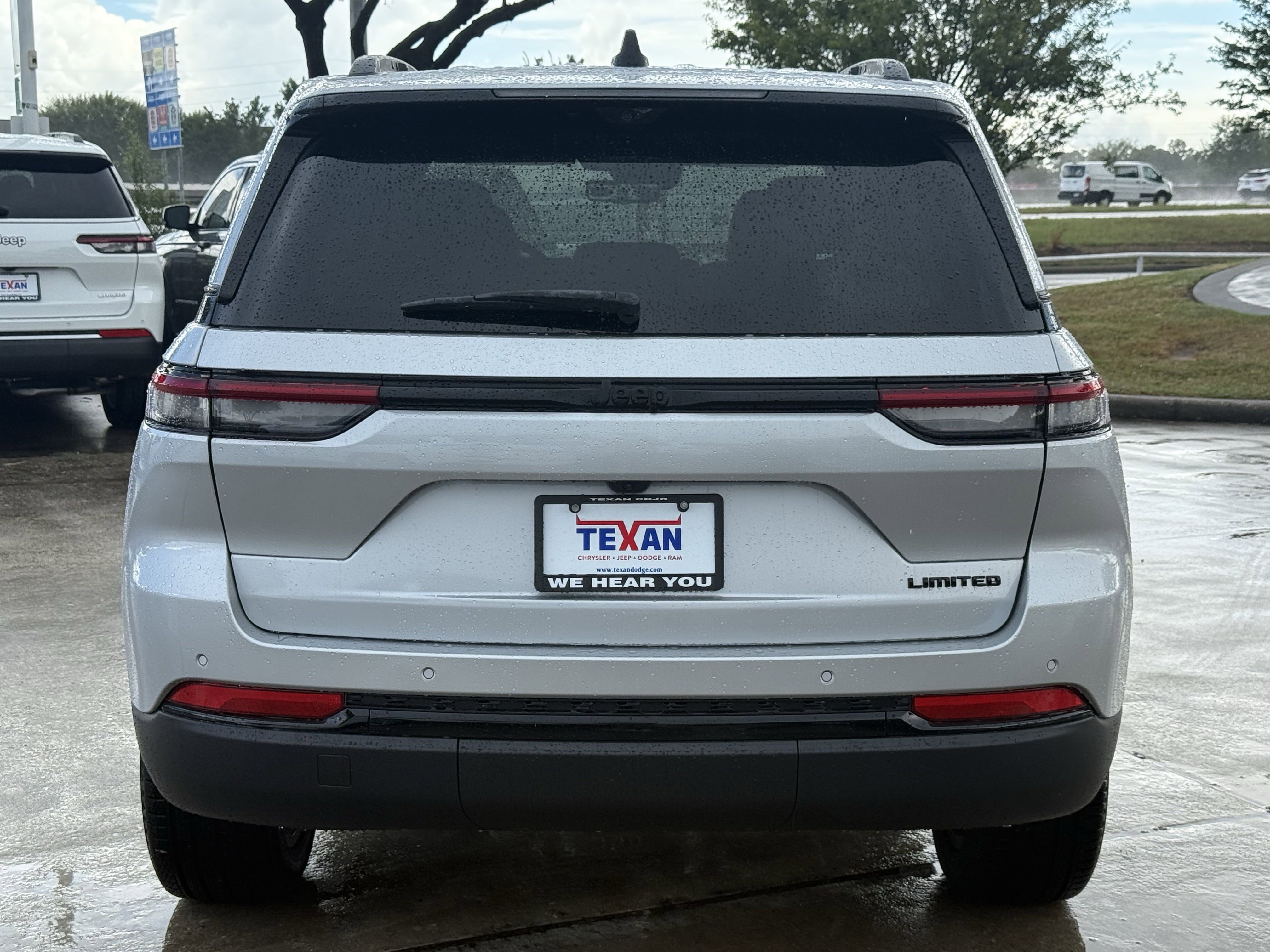 2025 Jeep Grand Cherokee Limited photo 2