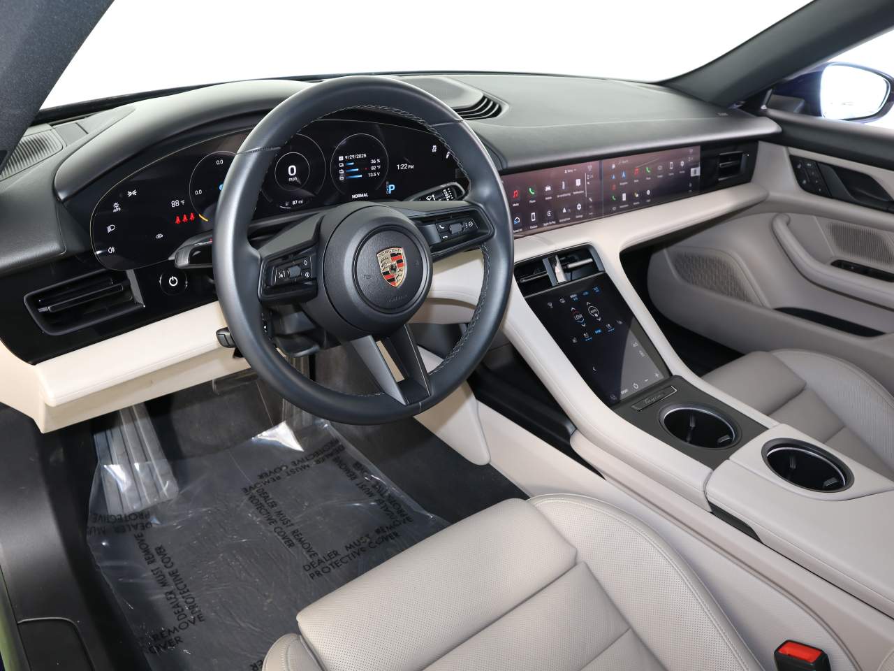 2023 Porsche Taycan photo 4