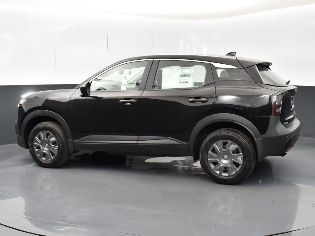 2025 Nissan Kicks S photo 2
