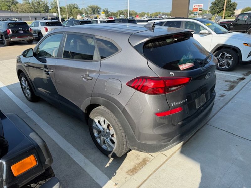 2021 Hyundai Tucson SE photo 2