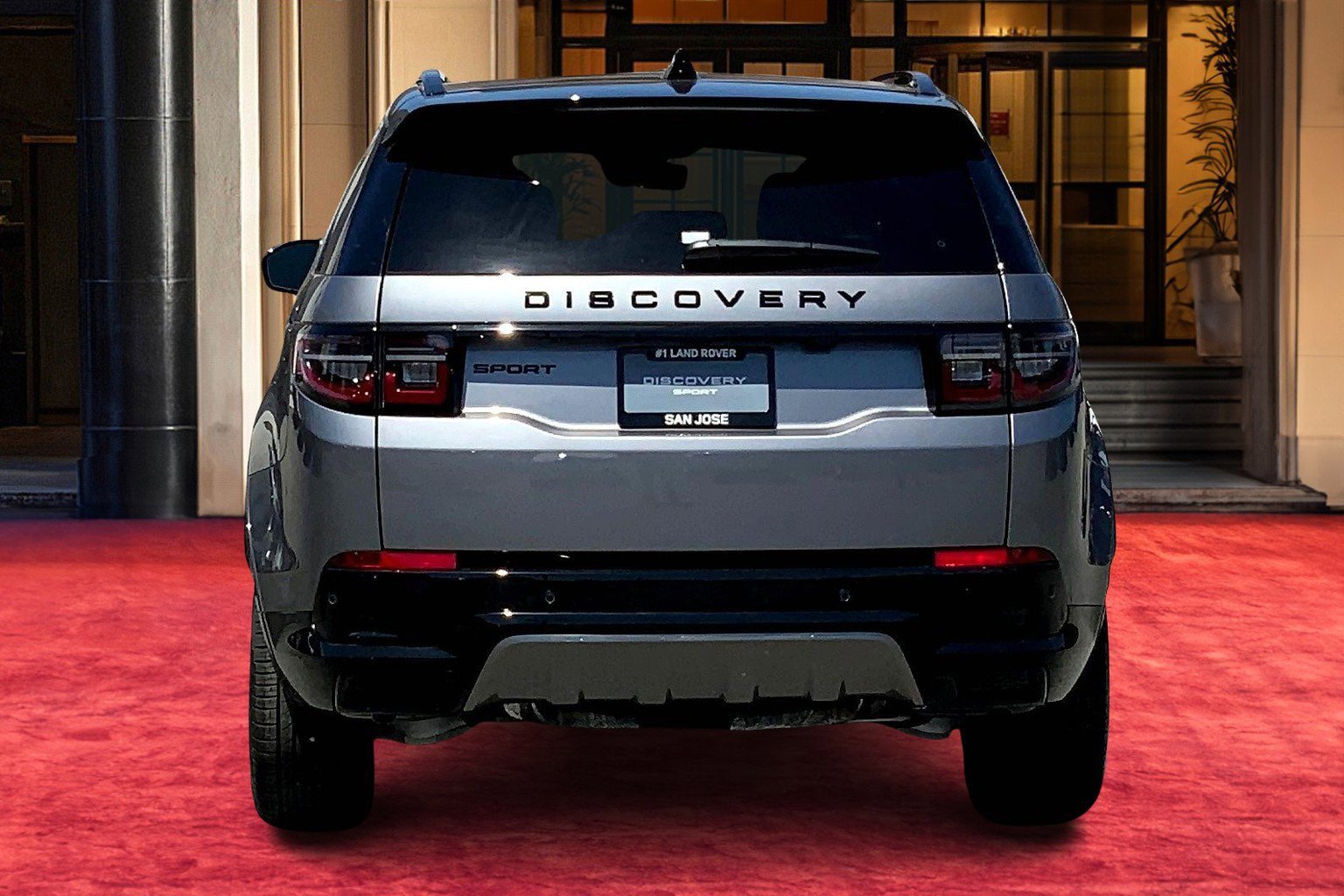 2025 Land Rover Discovery Sport Dynamic SE photo 4
