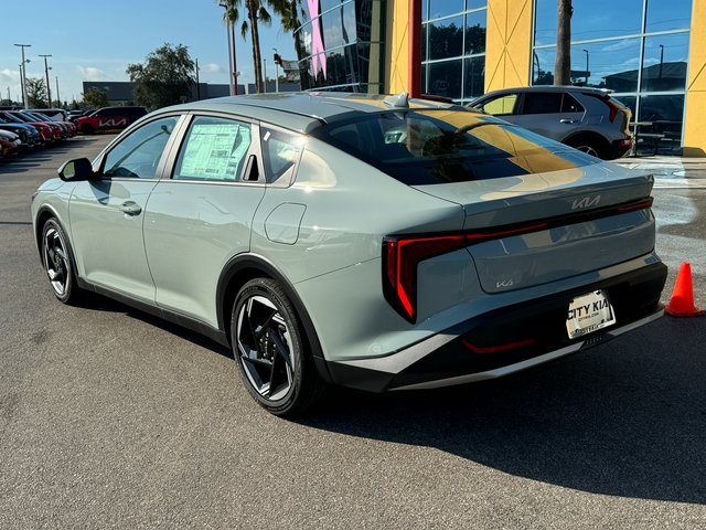 2025 Kia K4 EX photo 3