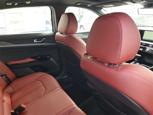 2025 Kia K5 GT-Line photo 32
