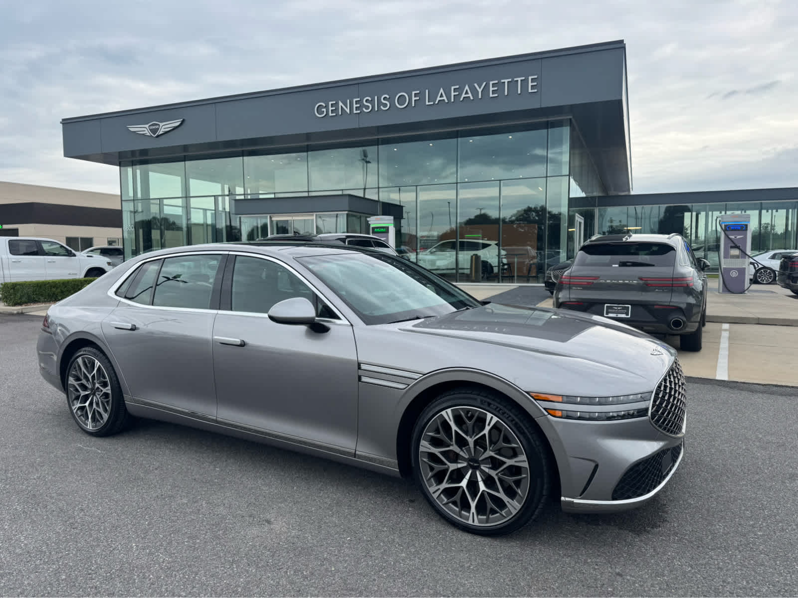 2023 GENESIS G90