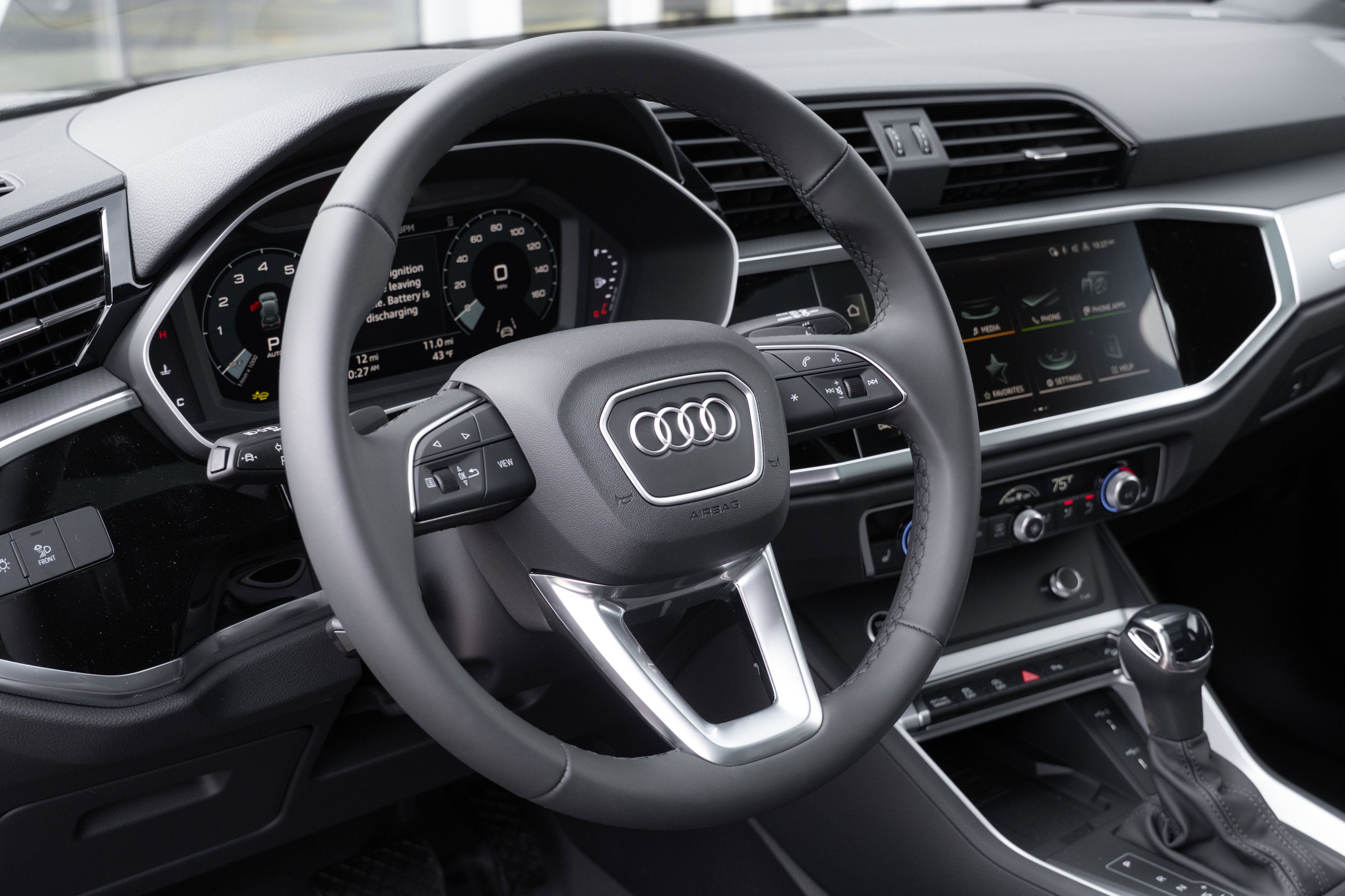 2025 Audi Q3 S line Premium photo 4