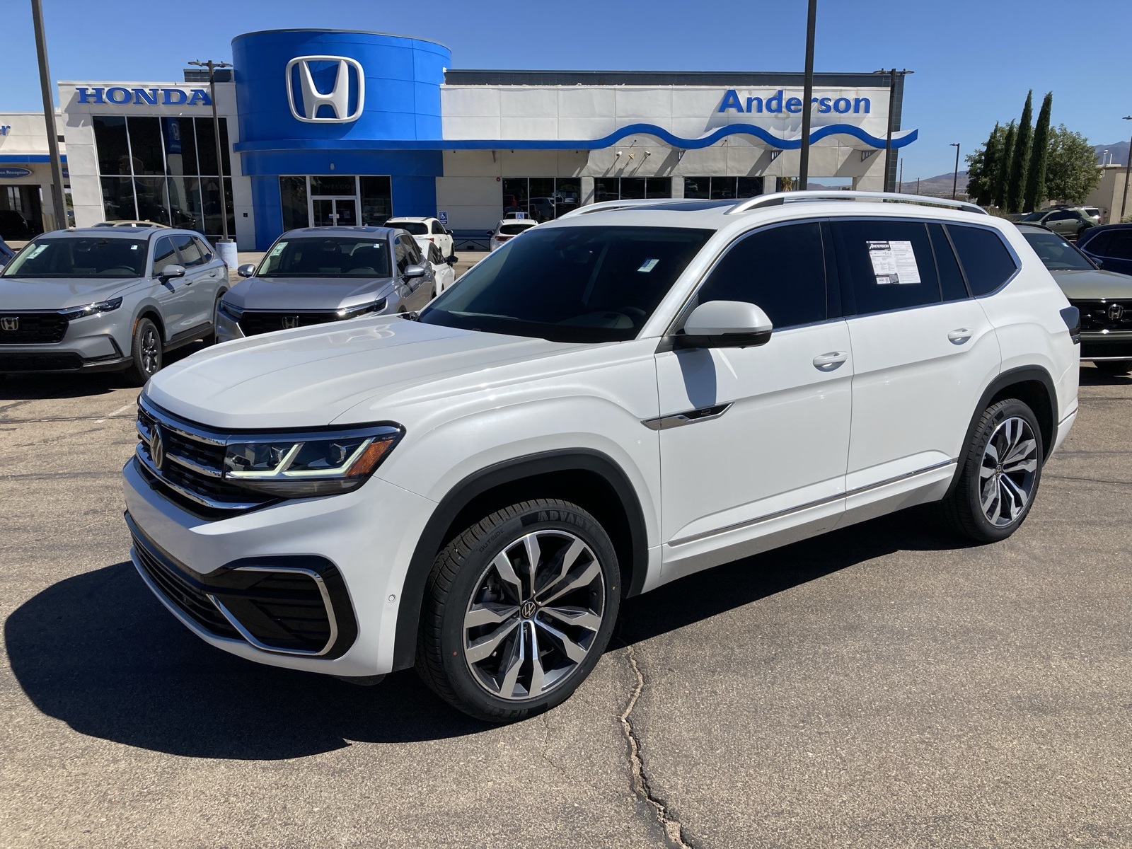 2023 Volkswagen Atlas SEL Premium R-Line's photo