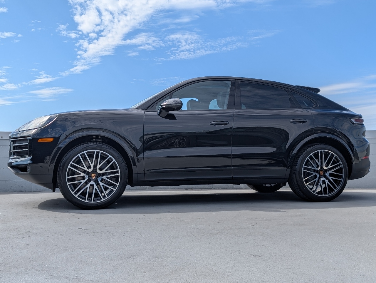 2026 Porsche Cayenne Coupe photo 2