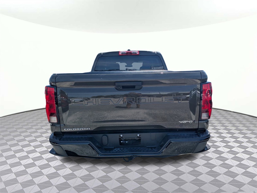 2024 Chevrolet Colorado Work Truck photo 3
