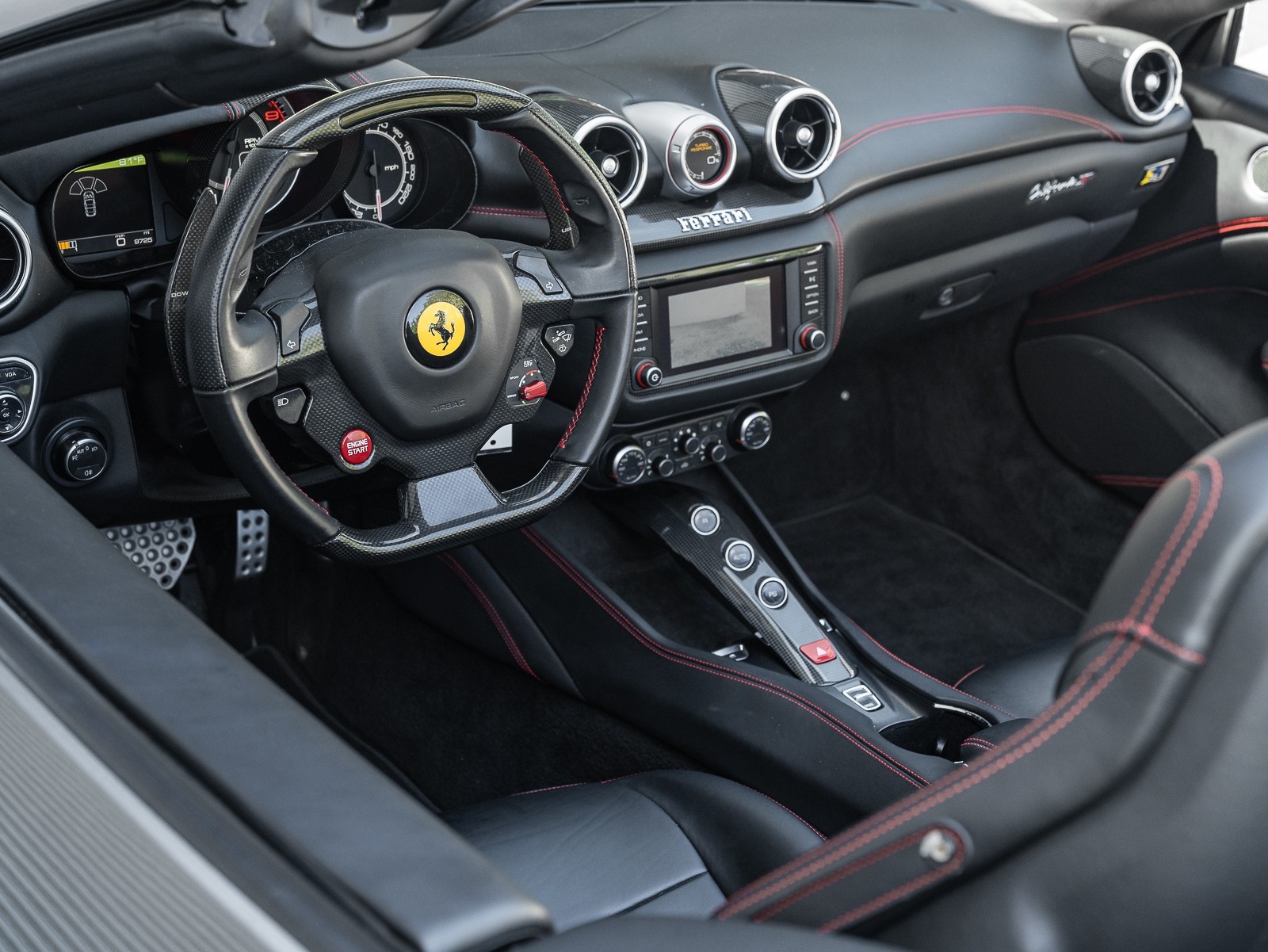 2015 Ferrari California T photo 6
