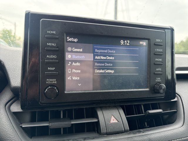 2019 Toyota RAV4 LE photo 12