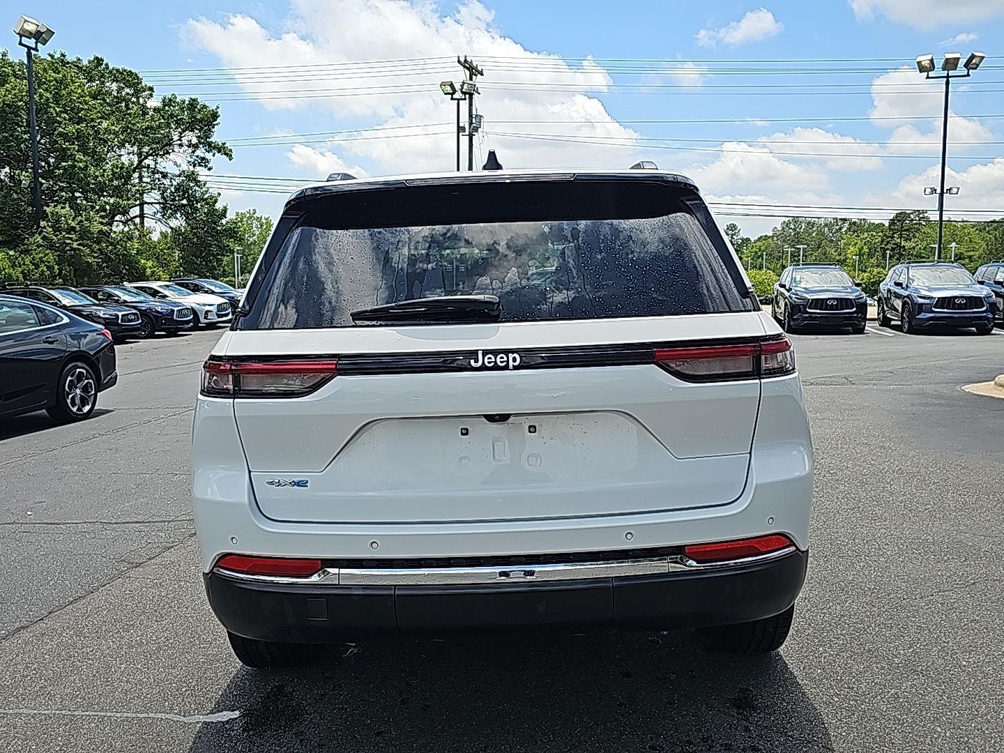 2024 Jeep Cherokee Limited 4xe photo 3