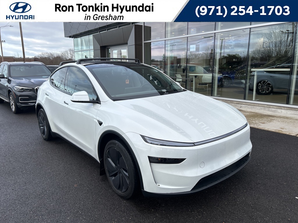 2026 Tesla Model Y Long Range's photo