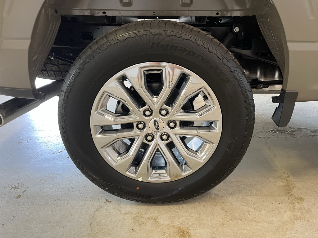 2025 Ford F-150 Lariat photo 10