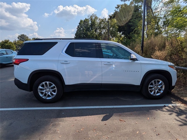 2021 Chevrolet Traverse photo 3