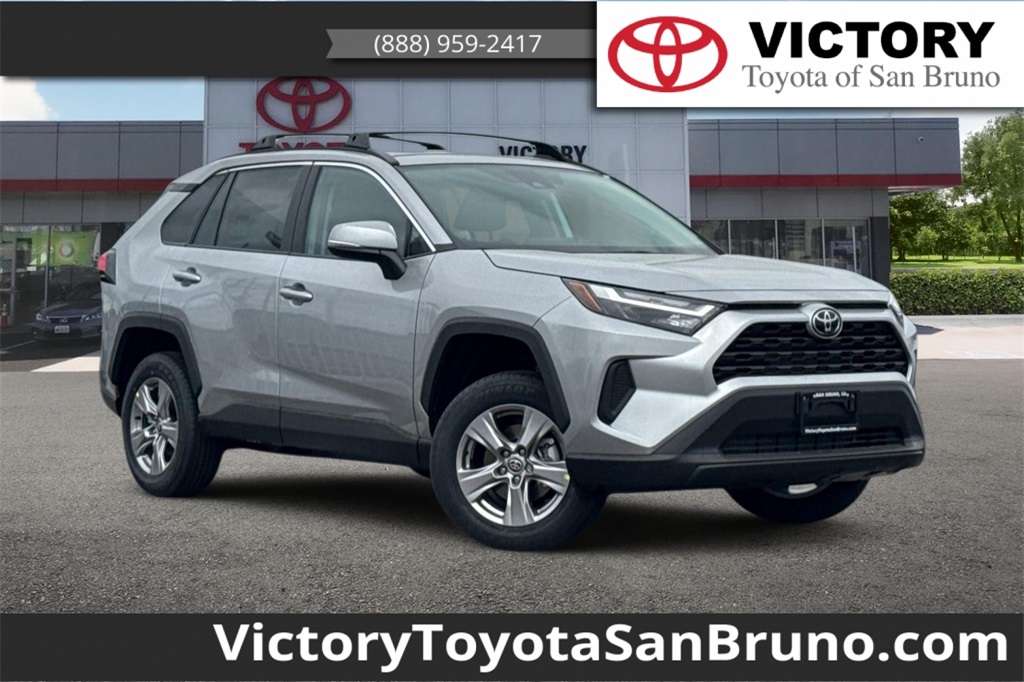 2025 Toyota RAV4 XLE's photo