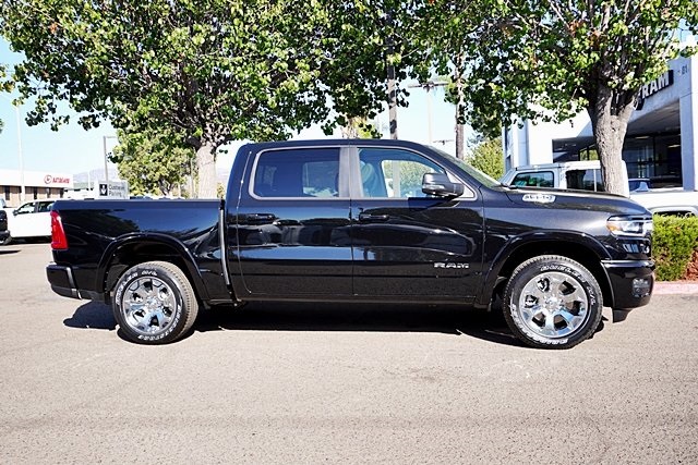 New 2026 Diamond Black Crystal Pearl-Coat Exterior Paint RAM Big Horn/Lone Star image 7