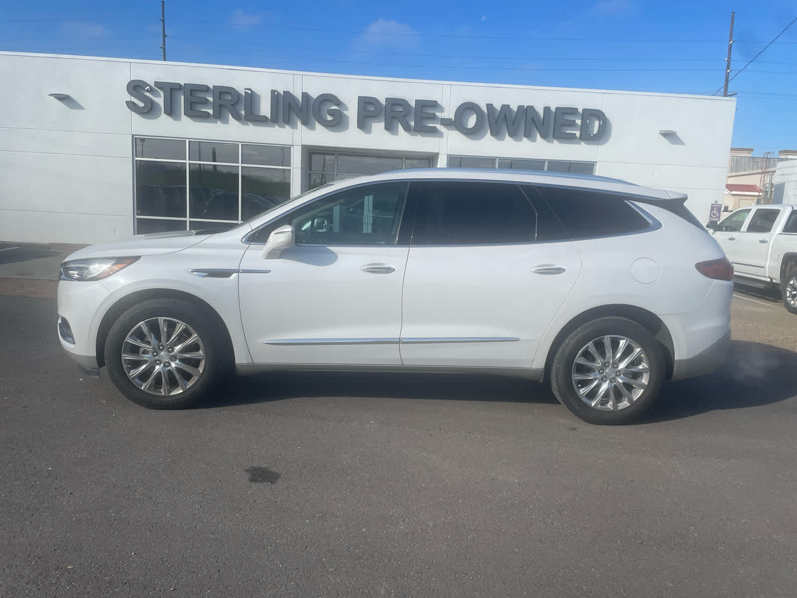 2019 Buick Enclave Essence's photo