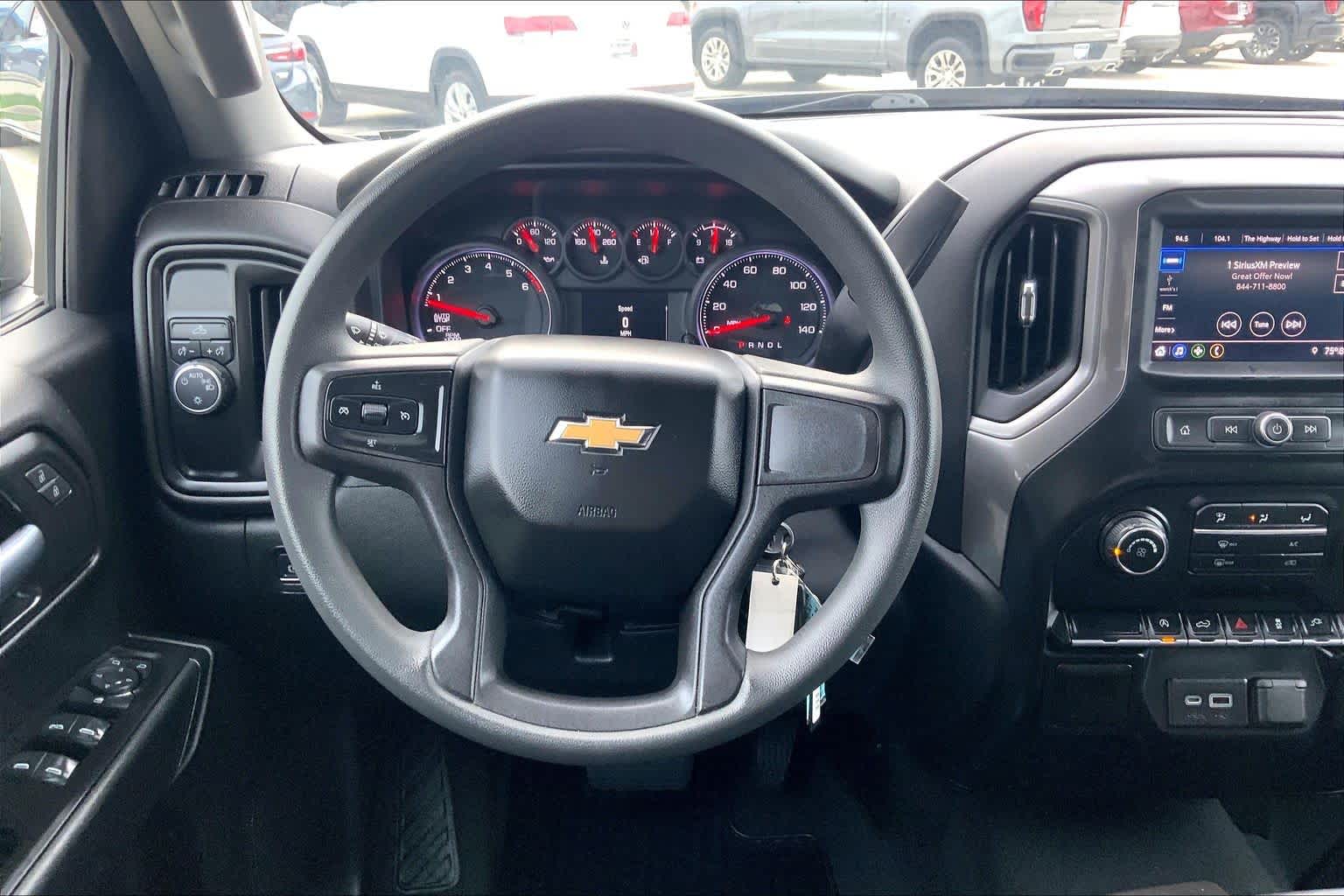 2021 Chevrolet Silverado 1500 Custom photo 4