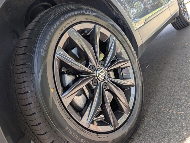 2022 Volkswagen Tiguan SE photo 8