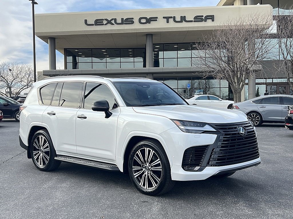 2026 Lexus LX Luxury's photo