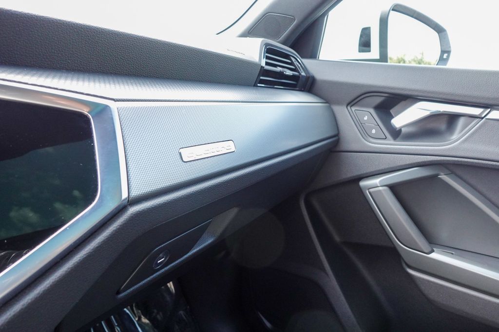 2025 Audi Q3 S line Premium photo 23