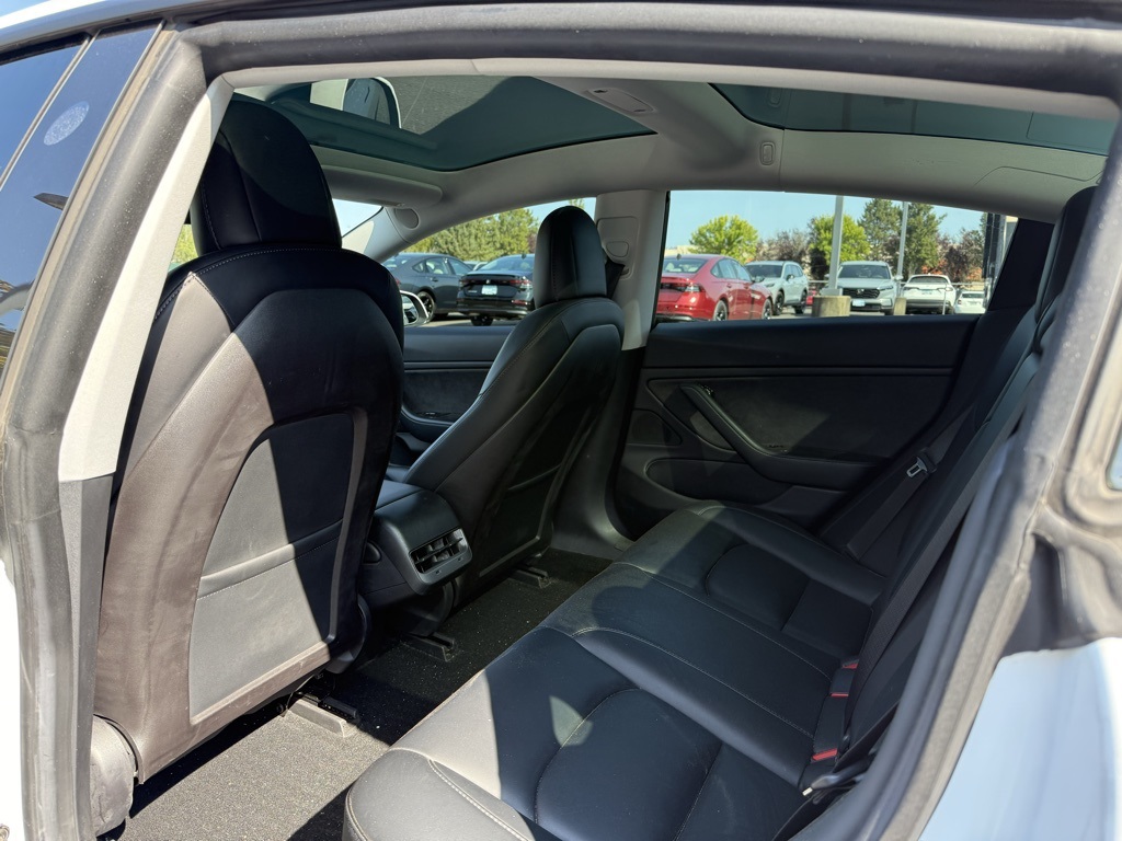 2019 Tesla Model 3 Standard Range Plus photo 14