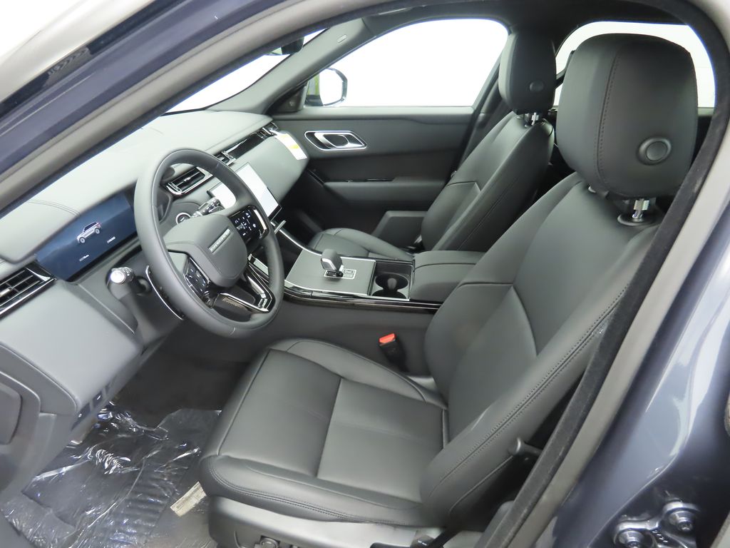2026 Land Rover Range Rover Velar SE photo 18