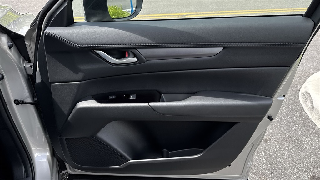 2025 Mazda CX-5 2.5 Select photo 42