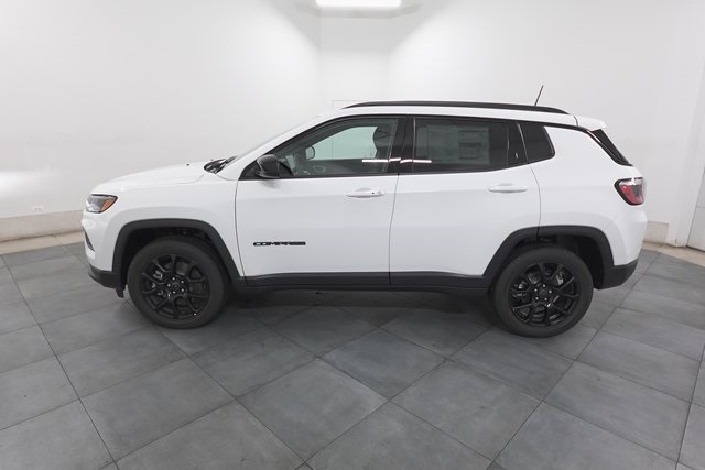 2025 Jeep Compass Latitude photo 4