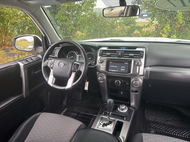 2017 Toyota 4Runner SR5 photo 13