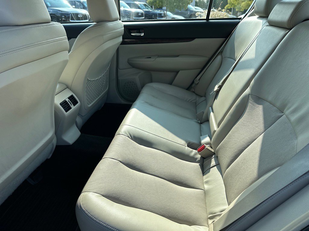 2014 Subaru Legacy 2.5i Limited photo 10