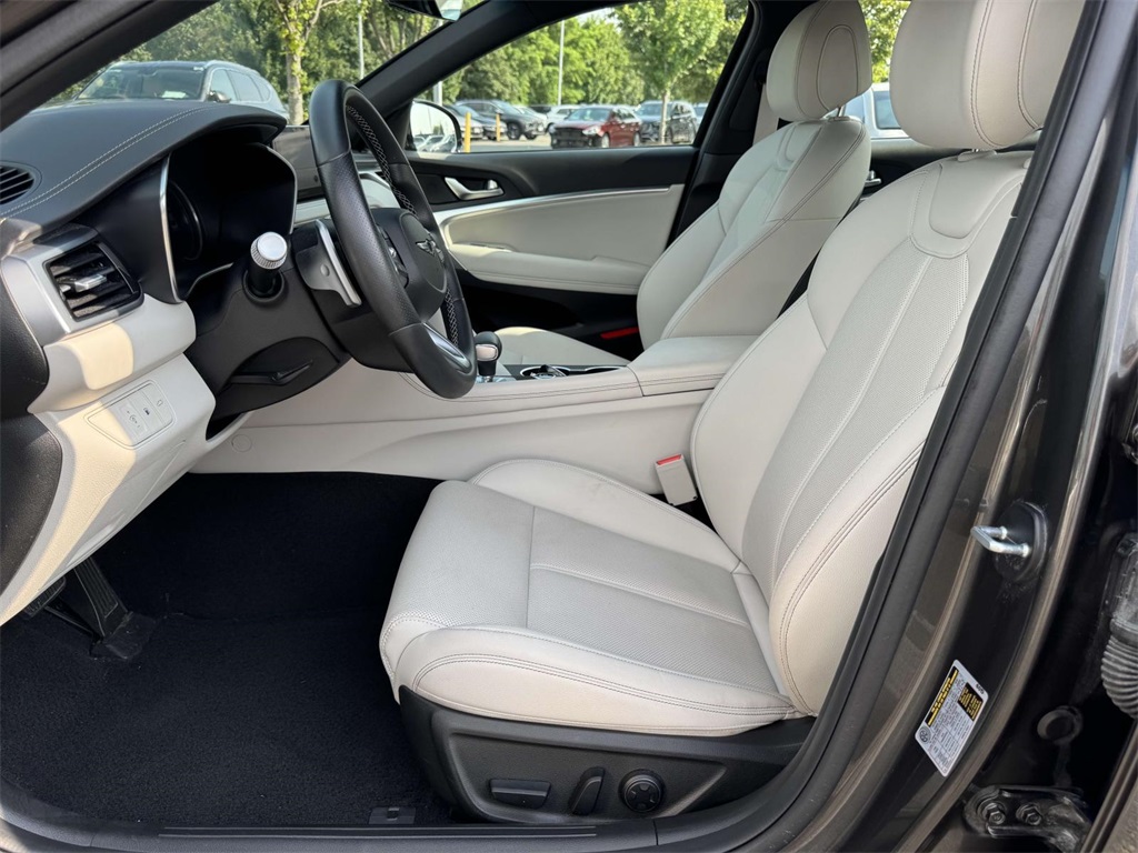 2025 Genesis G70 2.5T photo 13