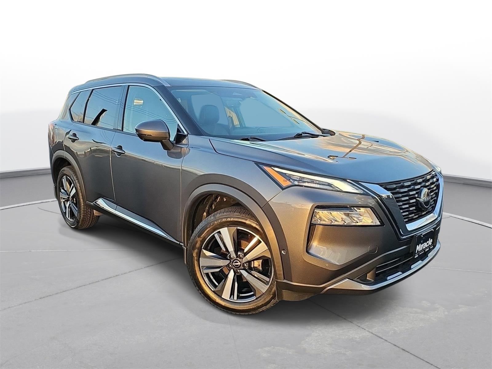 2023 Nissan Rogue SL photo 3