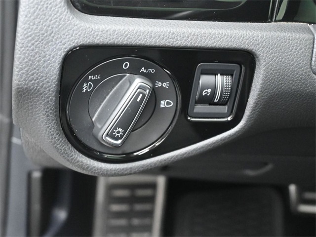 2019 Volkswagen Golf GTI Autobahn photo 16