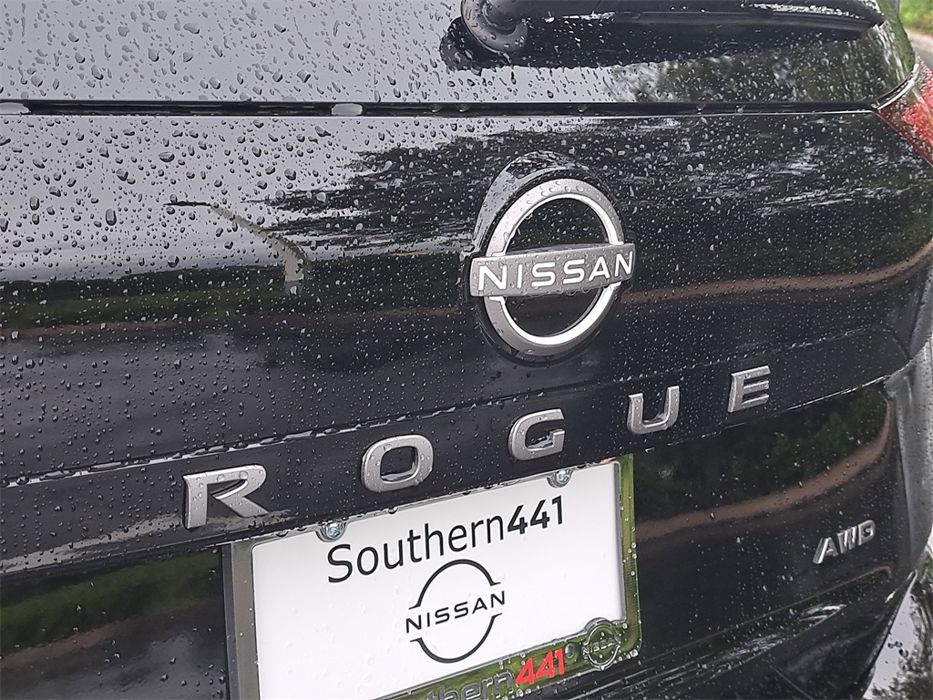 2026 Nissan Rogue SV photo 6
