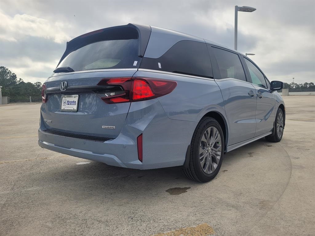 2026 Honda Odyssey Touring photo 6