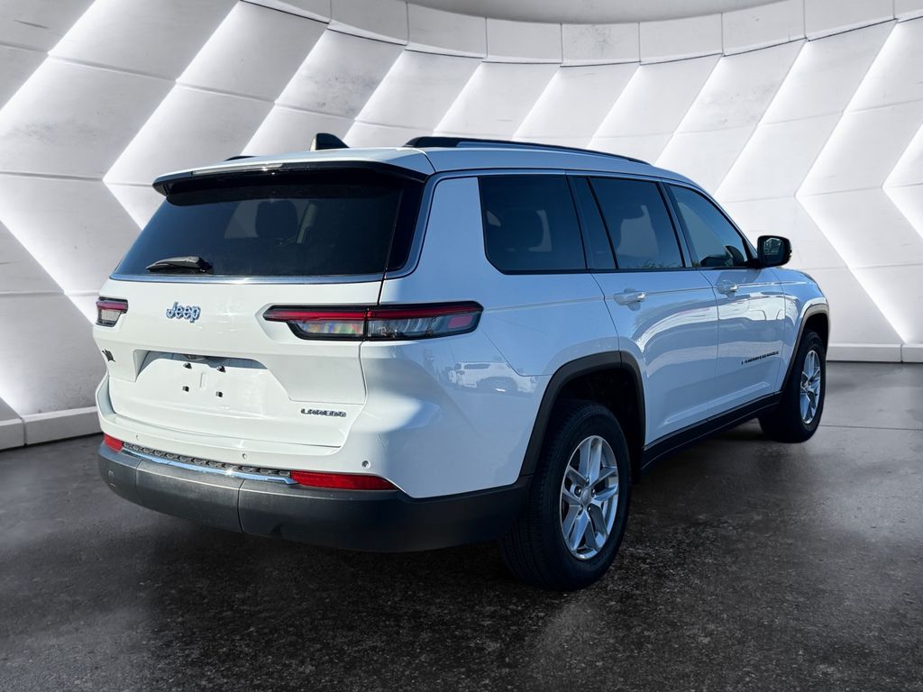 2023 Jeep Grand Cherokee Laredo photo 4