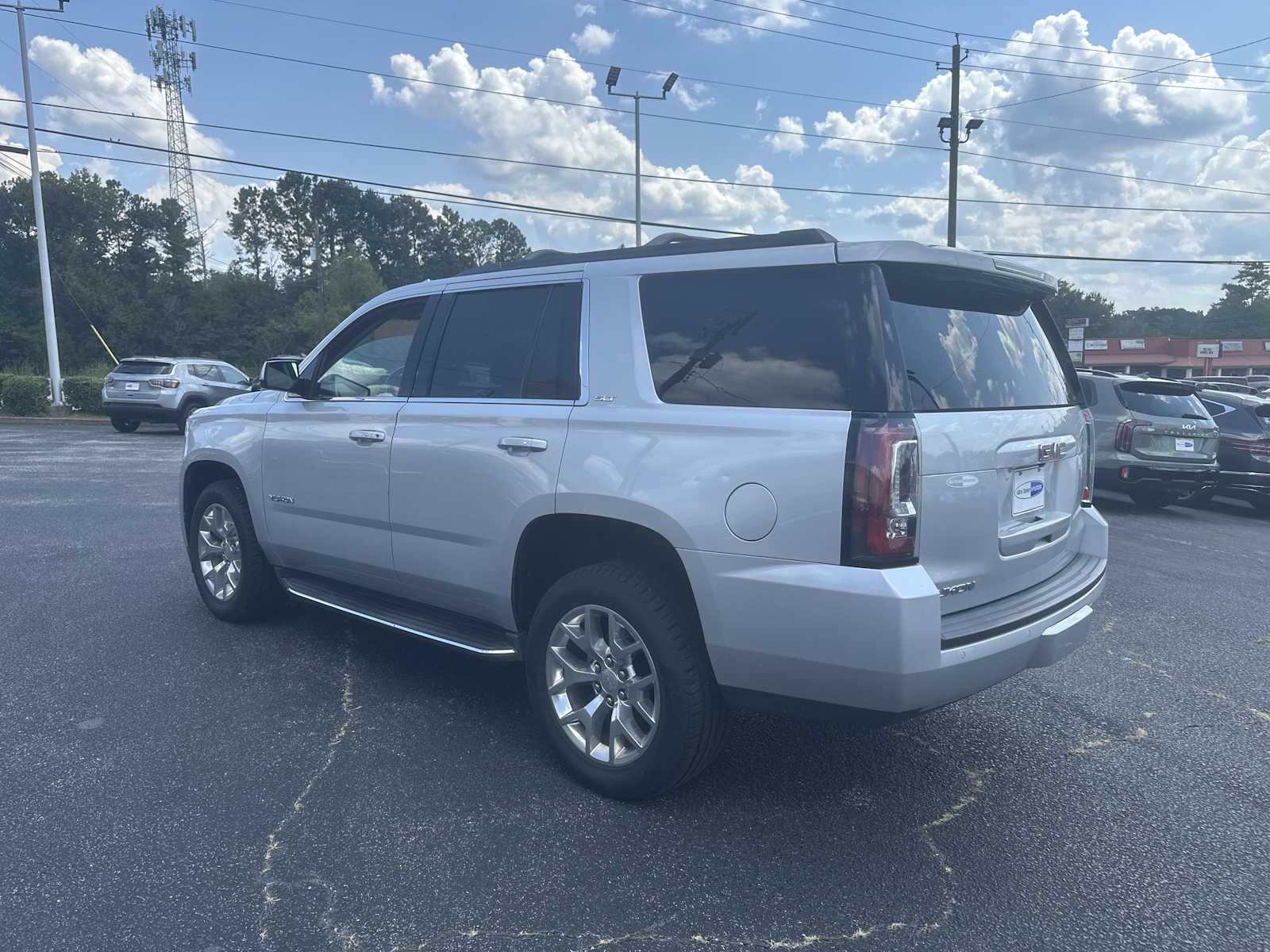 2017 Gmc Yukon SLT photo 6
